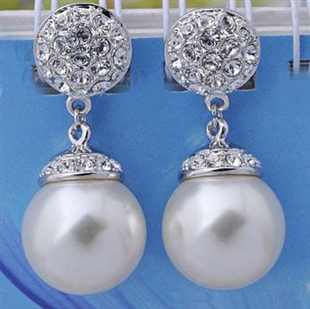 clip on diamond and pearl earring 120621