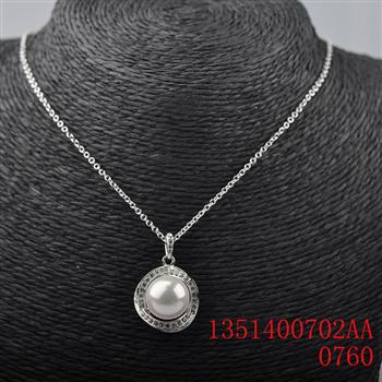   pearl necklace 135140