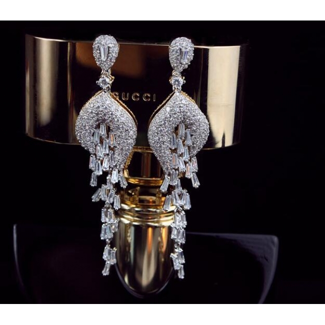 Popular zircon earring 1859750
