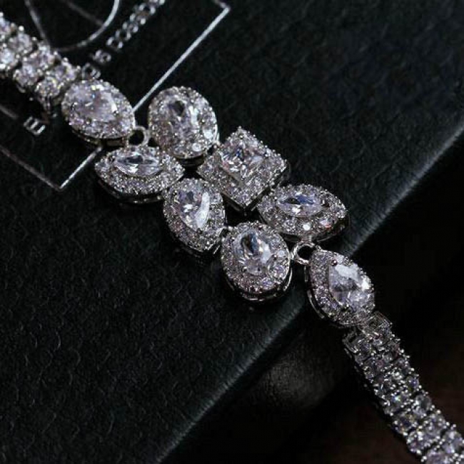 Popular luxury zircon bracelet