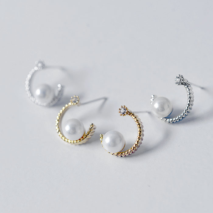 moon pearl earring 849200