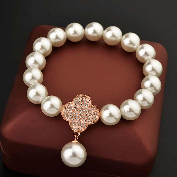 clover pearl bracelet  180219