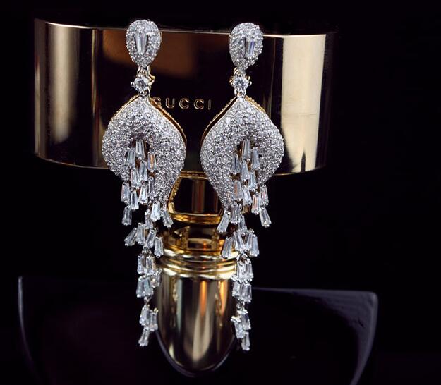 Popular zircon earring 1859750